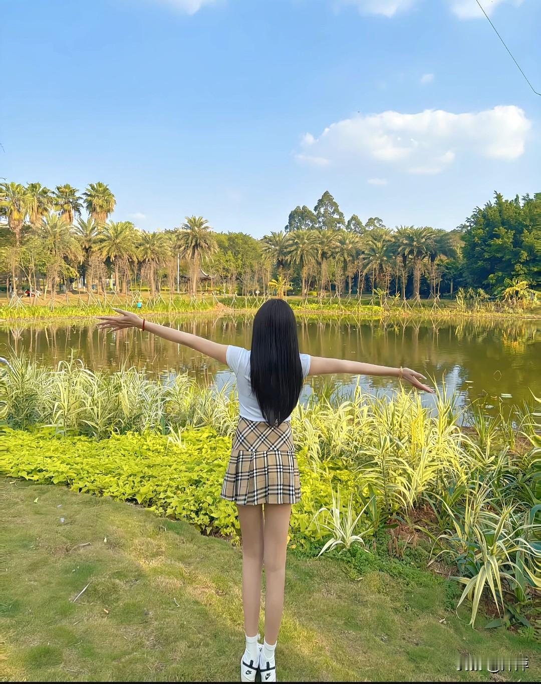 千山万水
 
很多人都听过“千山万水”，这个成语形容路途遥远、山川阻隔，也常用来