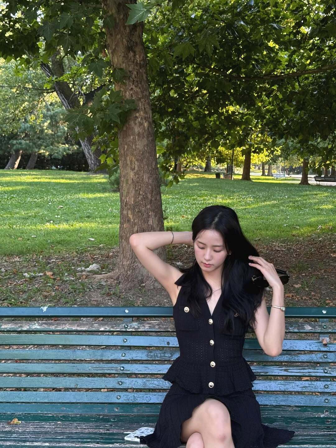 Jisoo米兰游客照，美美的很安心[哈哈] ​​​