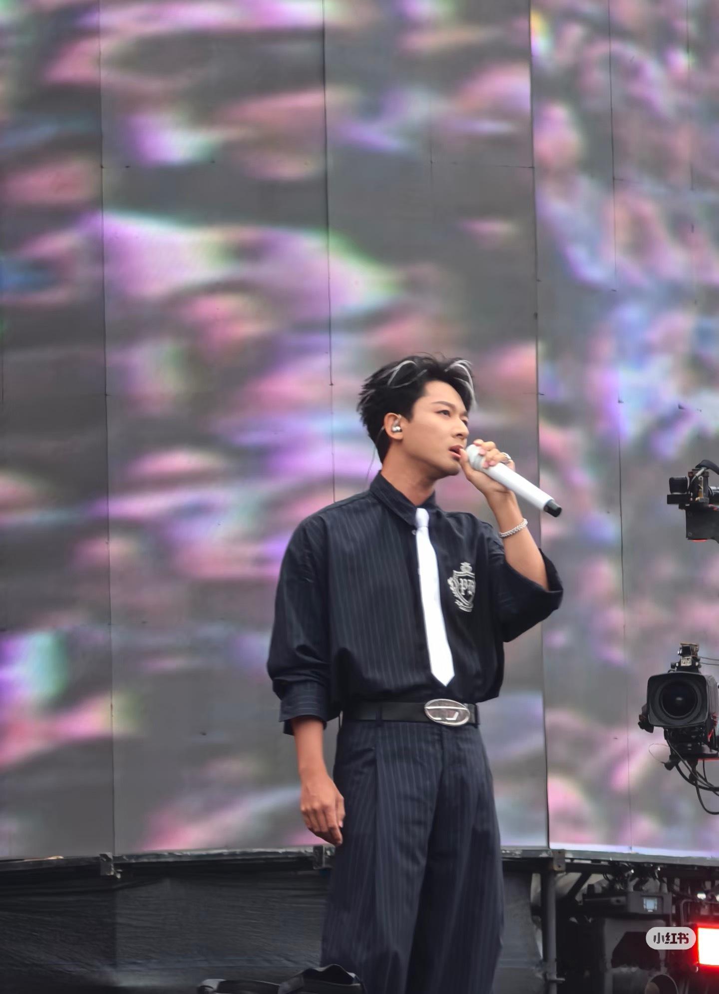 帅哥就是越生图越帅[流鼻血]cr🍠 ​​​