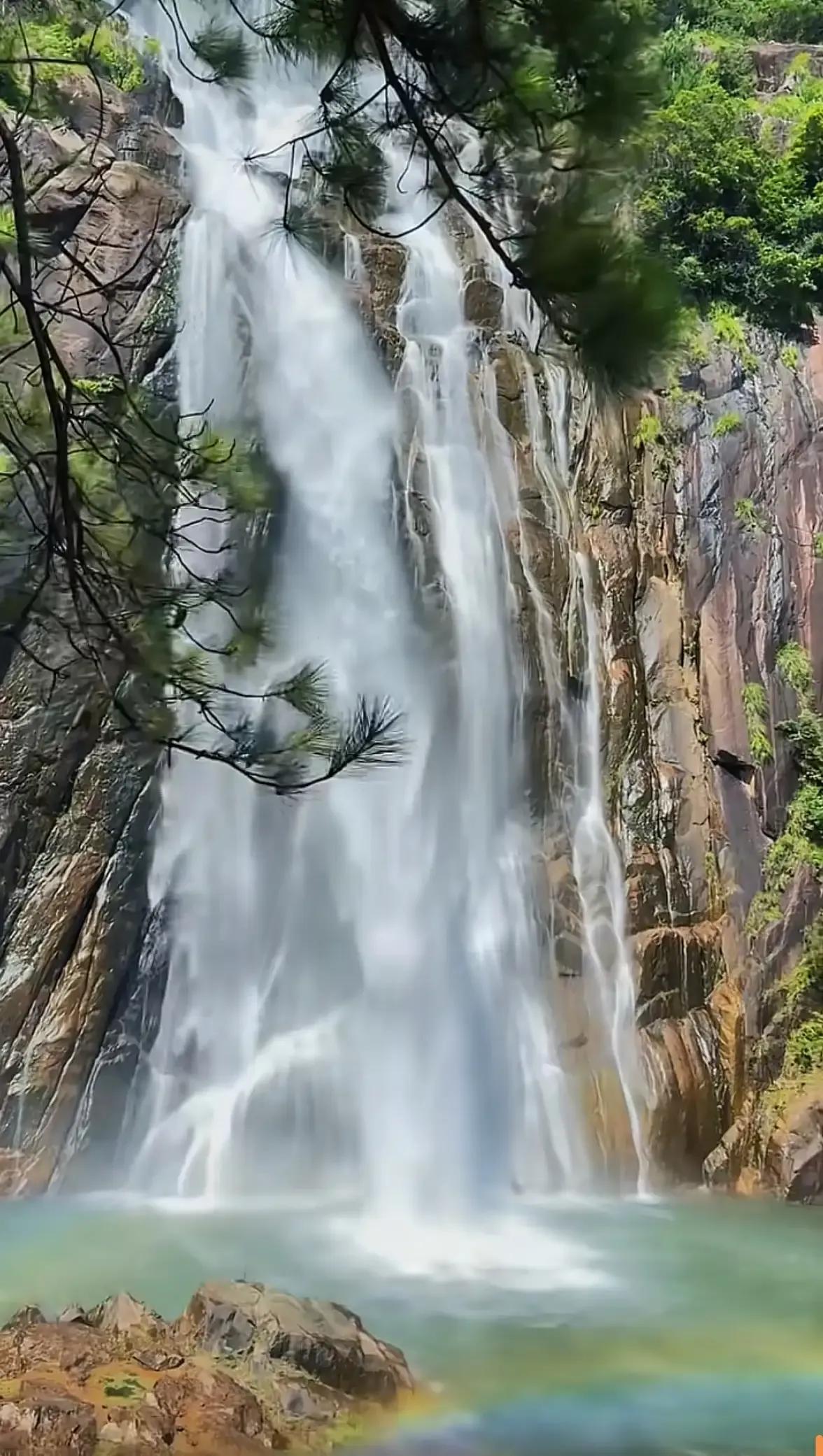 现在有部分医院为了收入，医生为了自保，都是把一些小病，对患者只说当前或可能发展的