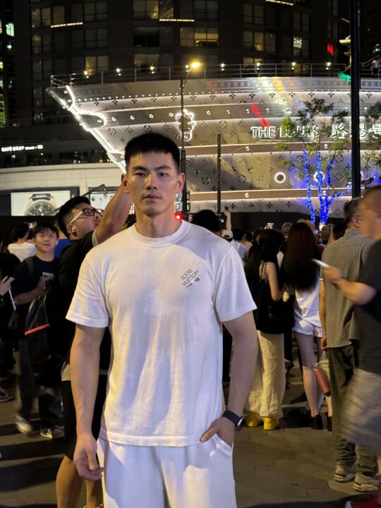 上海最新地标“LV巨轮”、全球唯一❗️