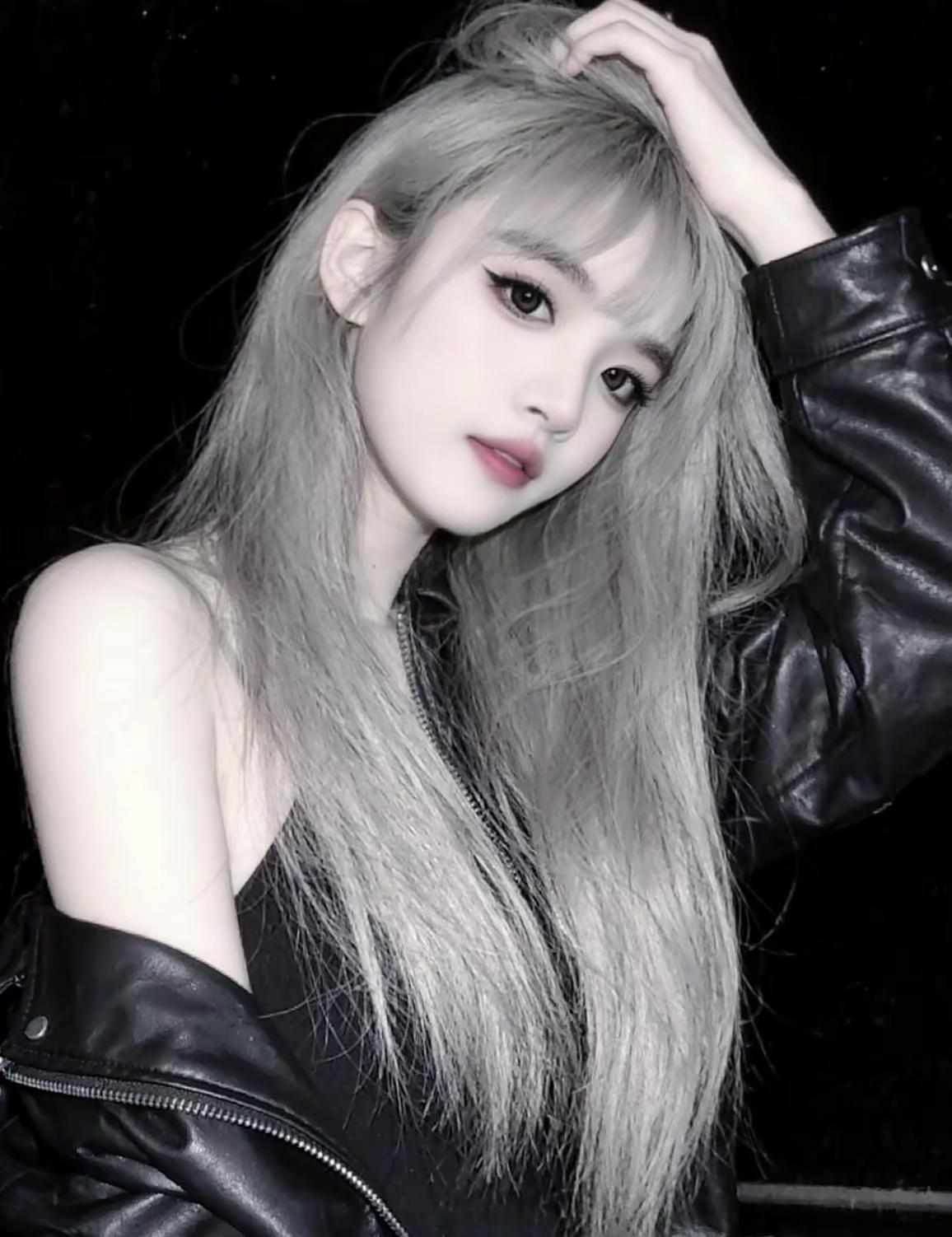 只愿与热爱相拥 …”