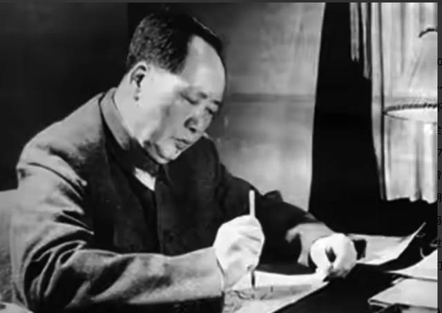 一天，厨师给毛主席做饭放多了盐，主席尝了一口问：“师傅贵姓？”
韩阿富给毛主席做