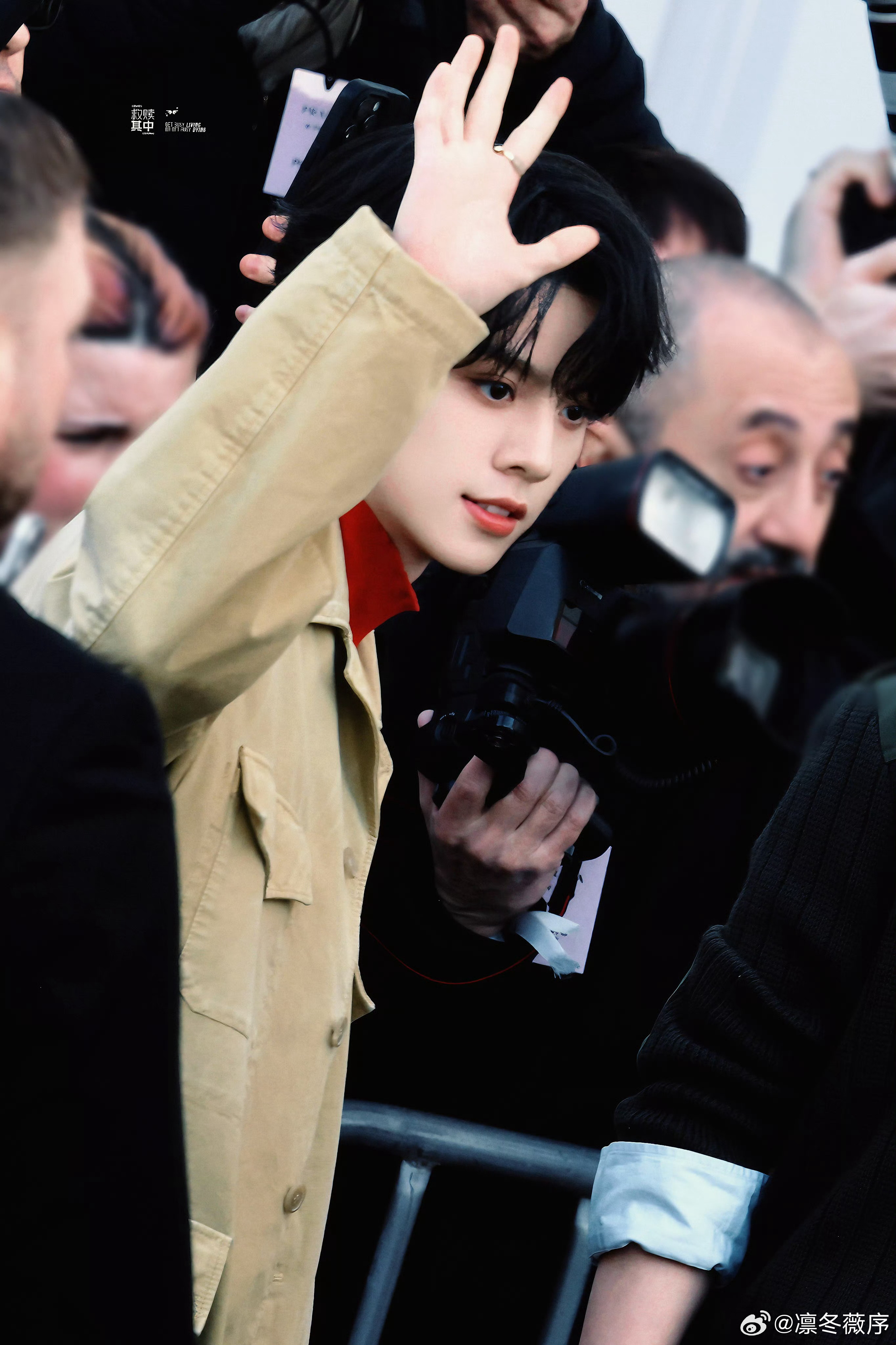 左航 从大山走到米兰 左航的反差感真的很迷人。舞台上是炸裂的rap担，私下里是会