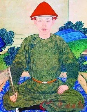 雍正登基初期，表面上对八弟胤禩颇为厚待。为稳住局势，他封胤禩为和硕廉亲王，让其主