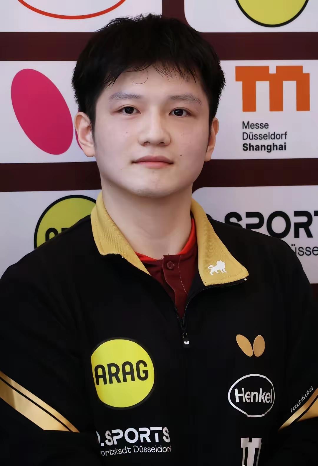 樊振东是我第一个认真追的体育明星
我看他第一眼我就喜欢上他，满心满眼都是他
我最