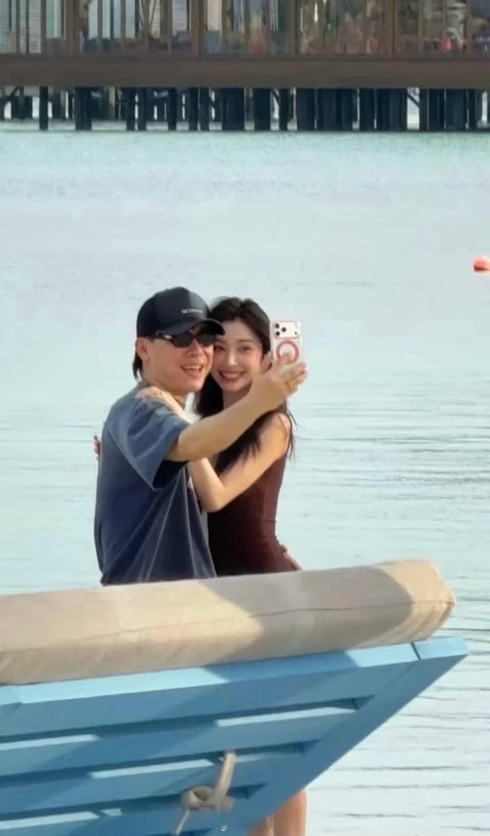 消费升级，胡彦斌由iPhone 16 Pro Max升级到了iPhone 17 