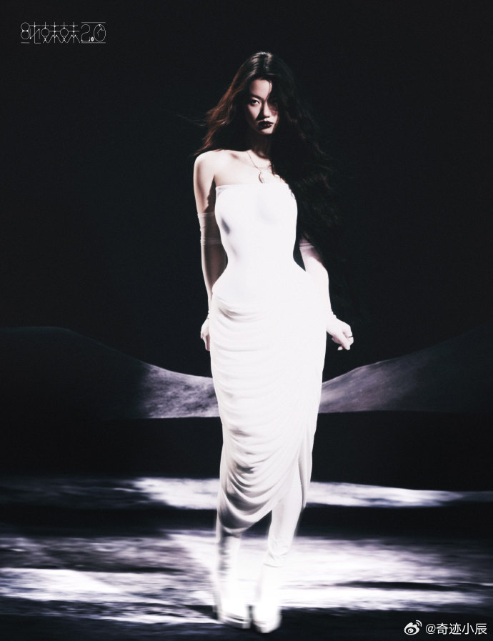 单依纯深圳演唱会泪洒现场单依纯深圳演唱会哭了 单依纯深圳演唱会被歌迷合唱唱哭，黑