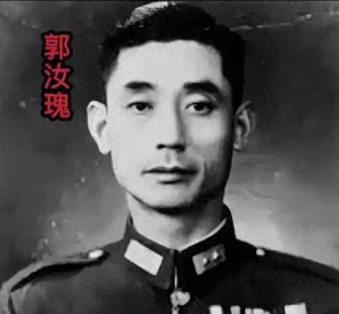 1975年老蒋咽气前才敢说：潜伏最久的“卧底”不是吴石，是天天坐我旁边开会的这位