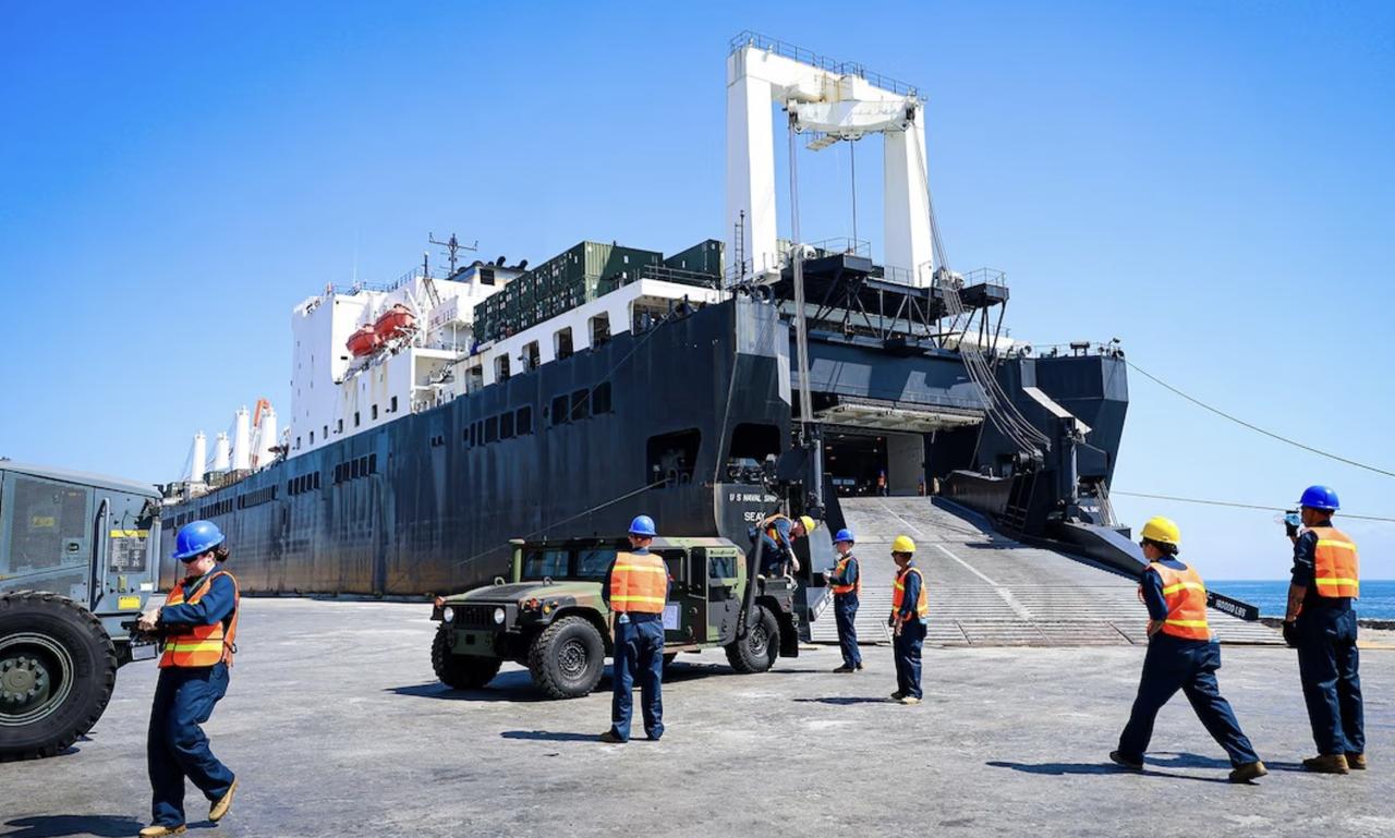 美国要在达沃建油库？当地人不买账，就该多点这种反对的声音。 

美国计划在菲律宾