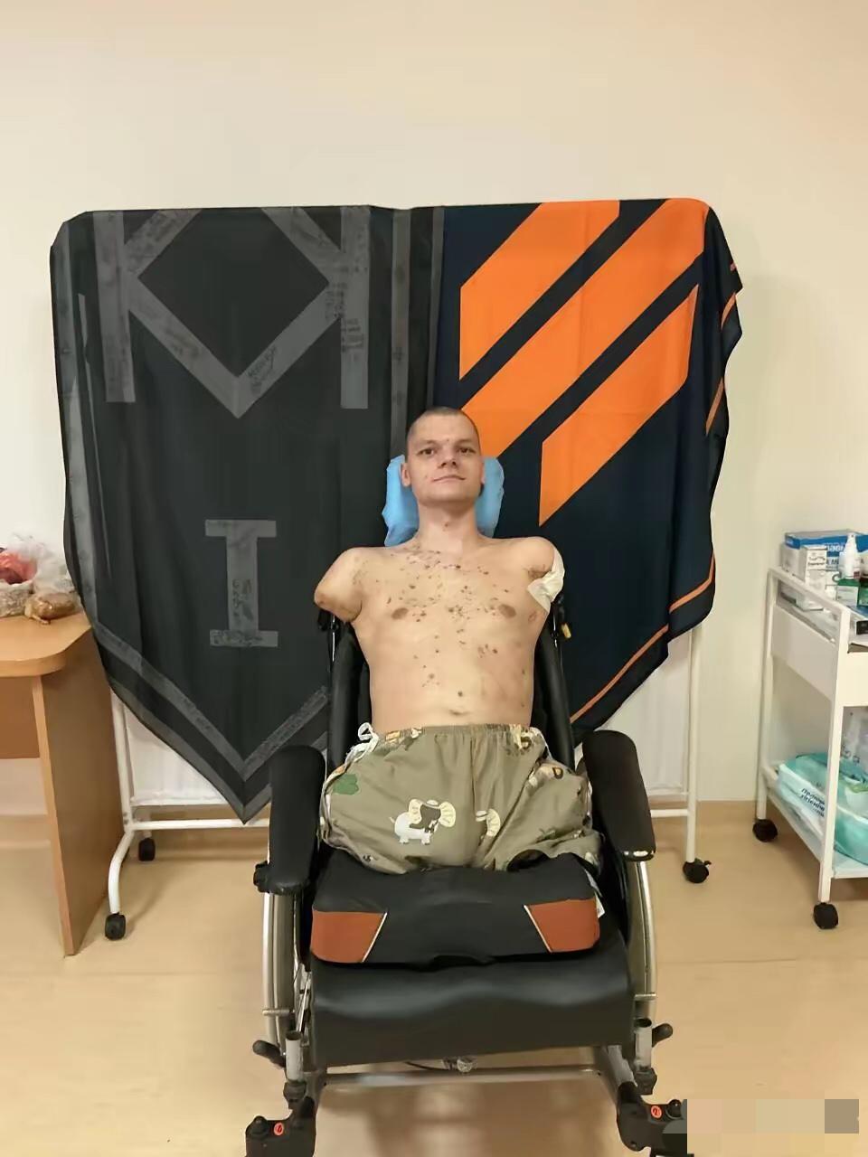 荒诞到吐血！乌克兰伤残士兵保家卫国断手断脚！银行办业务被要求亲手举卡拍照！

近