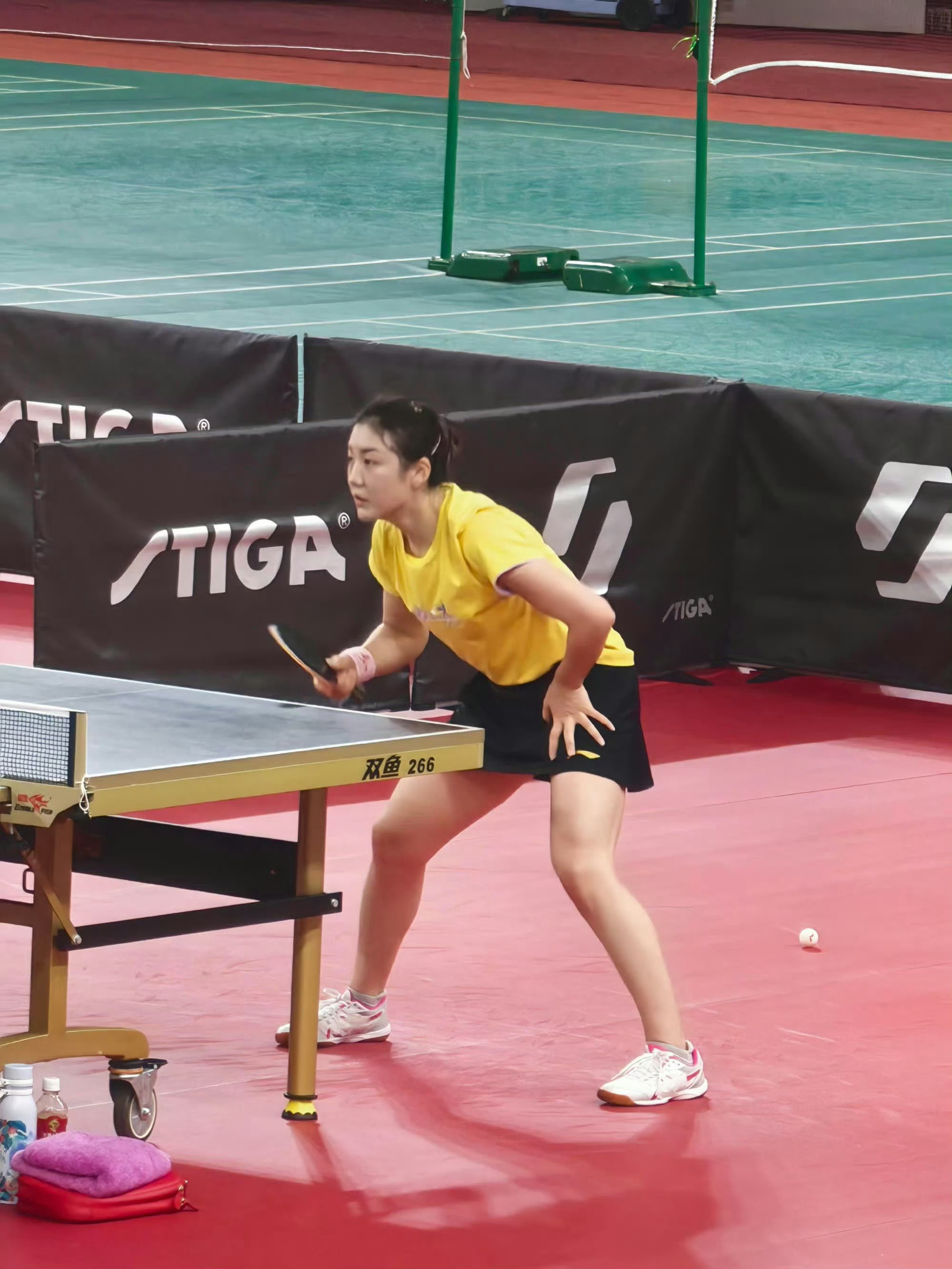 陈梦闪现山大训练陈梦今日现身山东大学训练场，进行全运会前的适应性训练。训练结束后