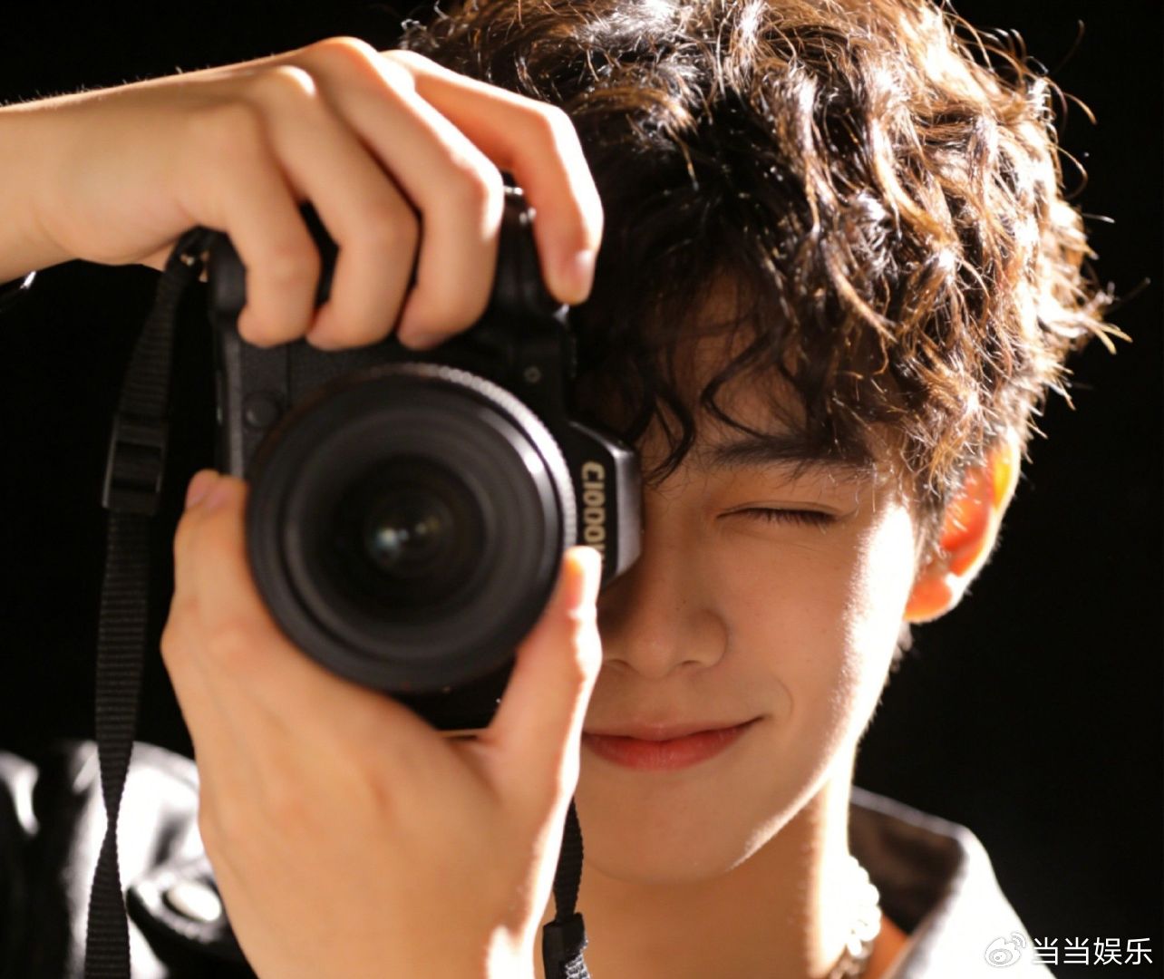 减肥flag说倒就倒范丞丞这次是真栽了，而且栽在了自家狗子嘴里。4月1号，愚人节