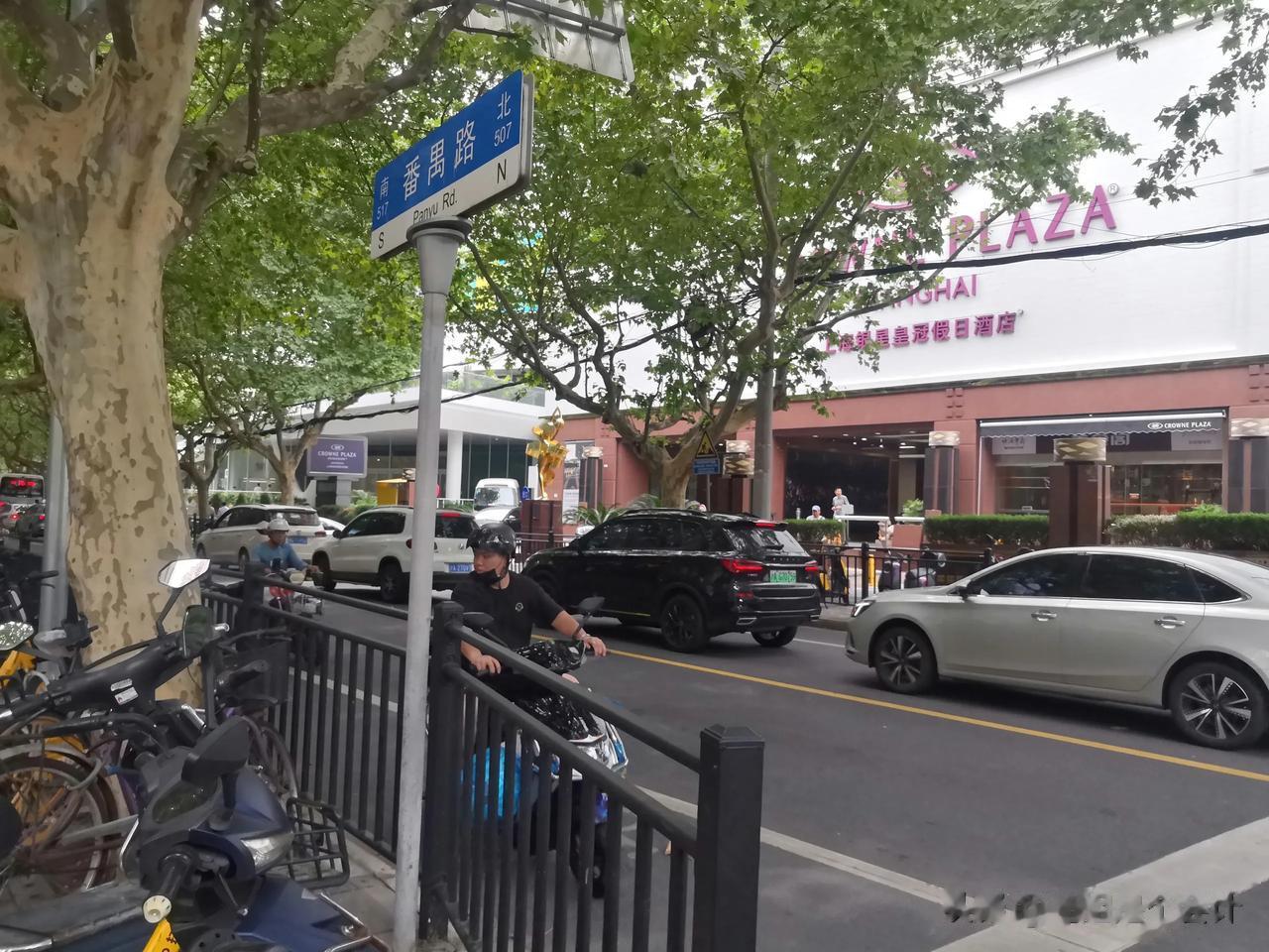 早上好！

不是因为有了希望才坚持
而是因为坚持才有了希望

不是因为有了机会才
