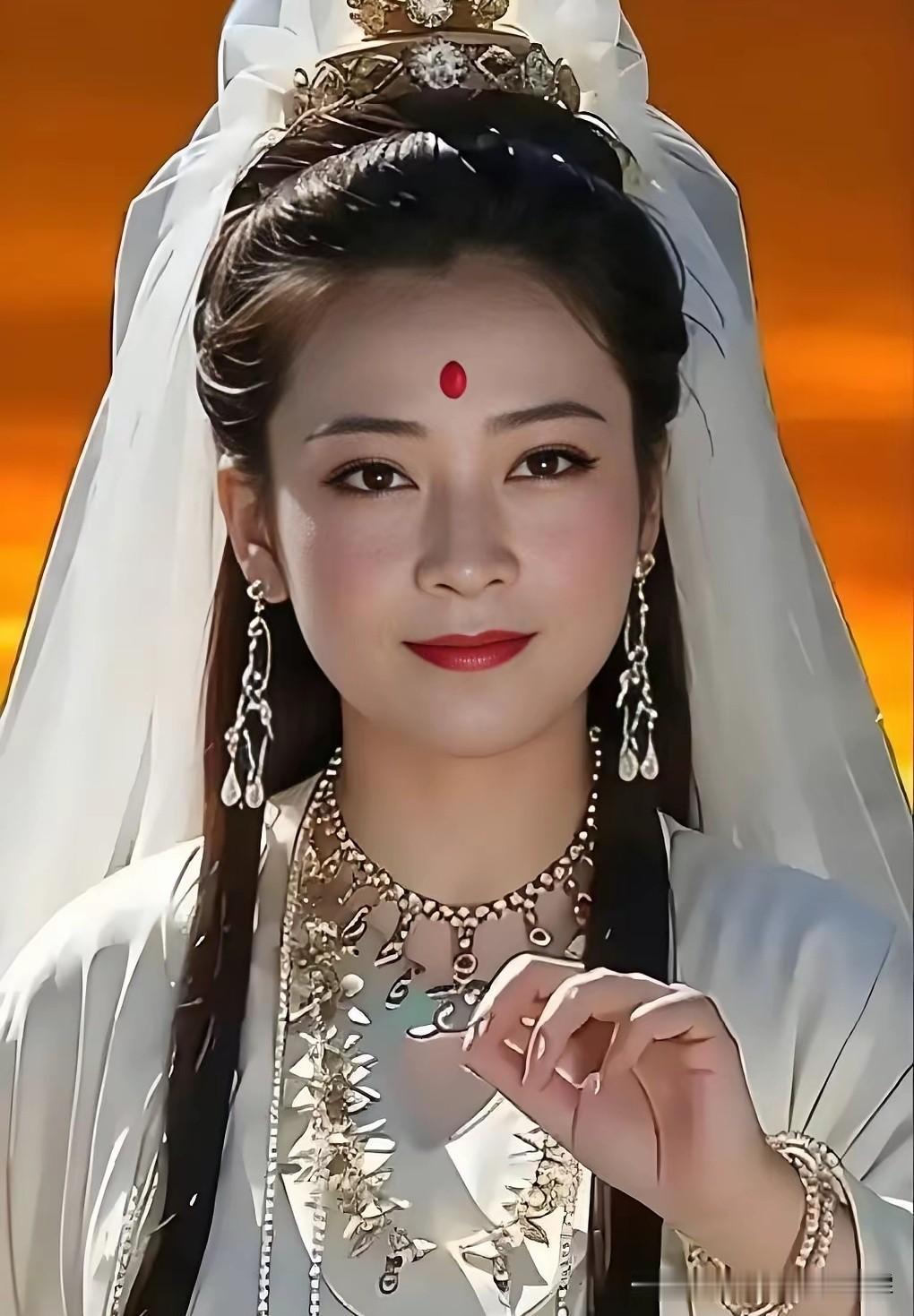 10个观音菩萨，你们喜欢哪个呀？总感觉图1像正版，其他的都是翻拍。

赵雅芝应该
