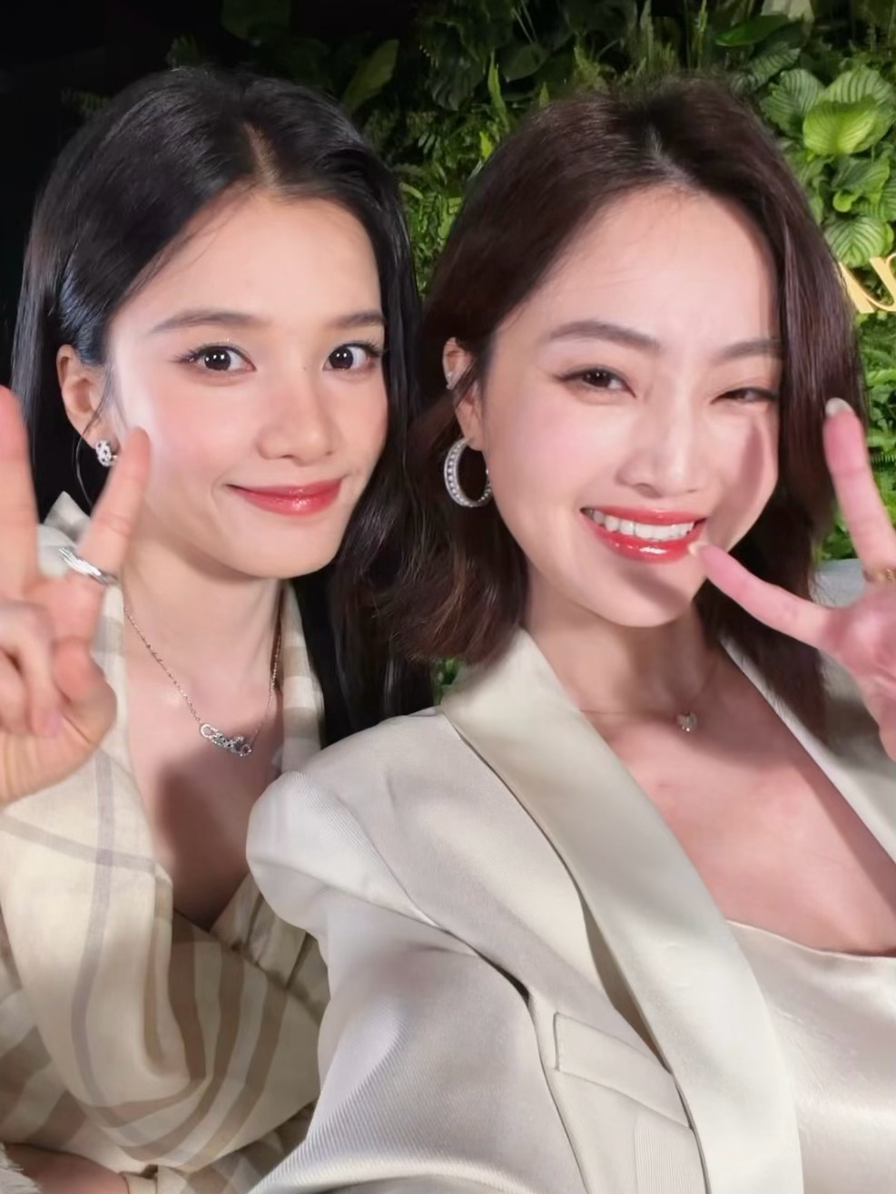 这个合照仪儿美得在发光… ​​​