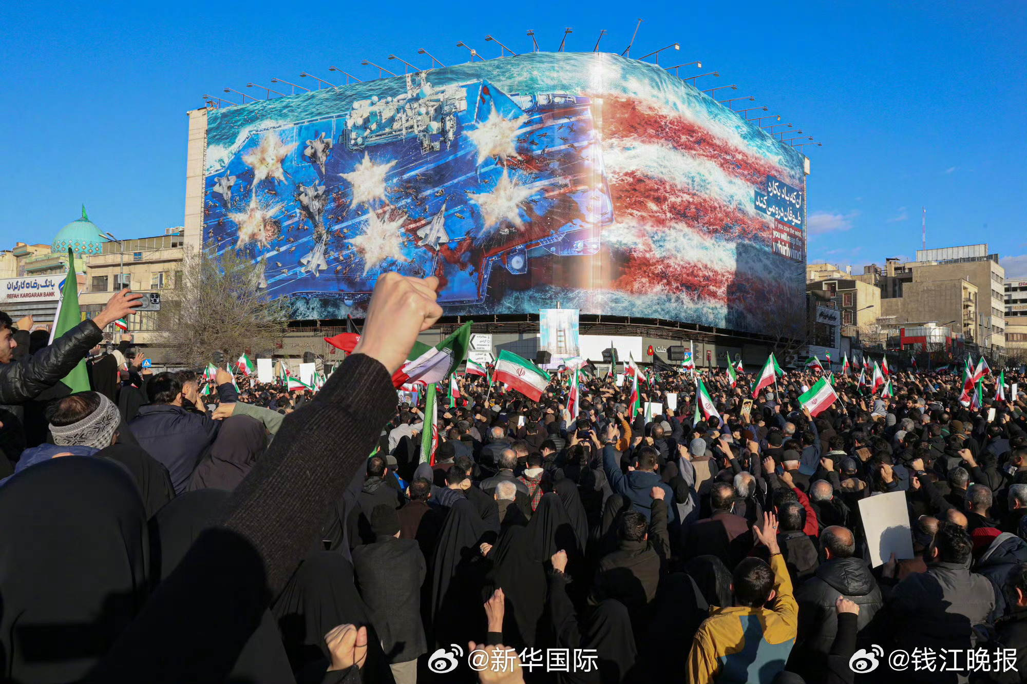 #伊朗不允许一滴石油流出#【伊朗伊斯兰革命卫队称将击毁试图通过霍尔木兹海峡的船只