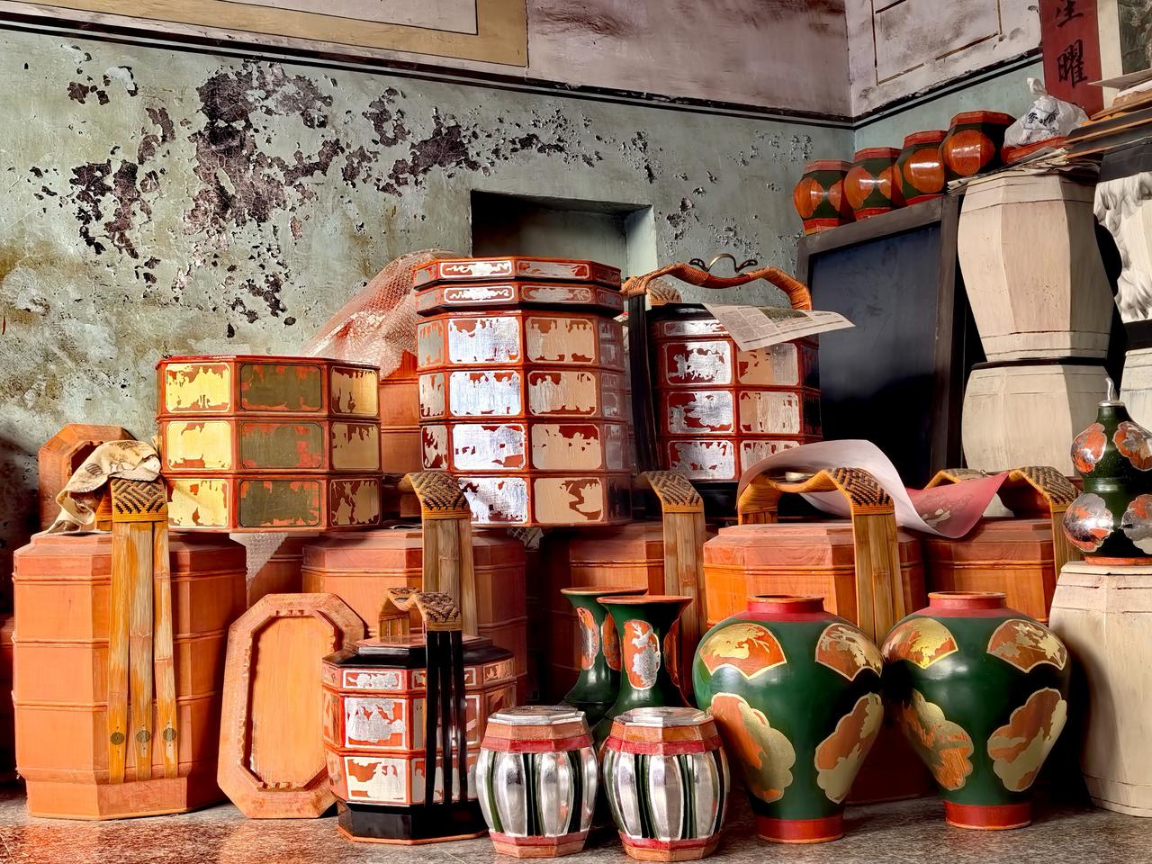 走进浙南跨世纪的传统婚俗的红妆漆器制作现场纪实手工艺传统文化
上了一定年纪的人，