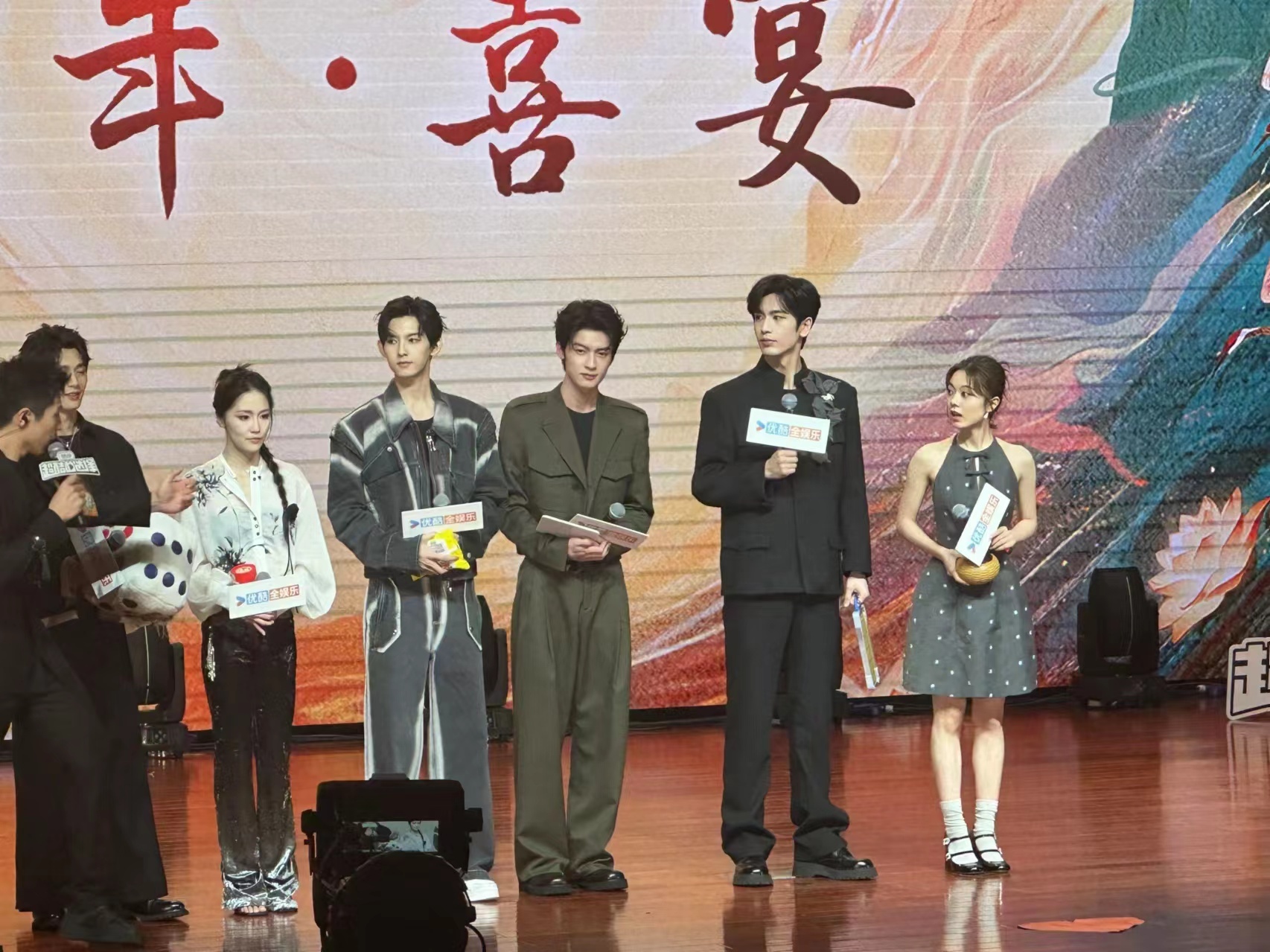 张凌赫确实帅的太优越了，天生就是当选男主角的料啊！ ​​​