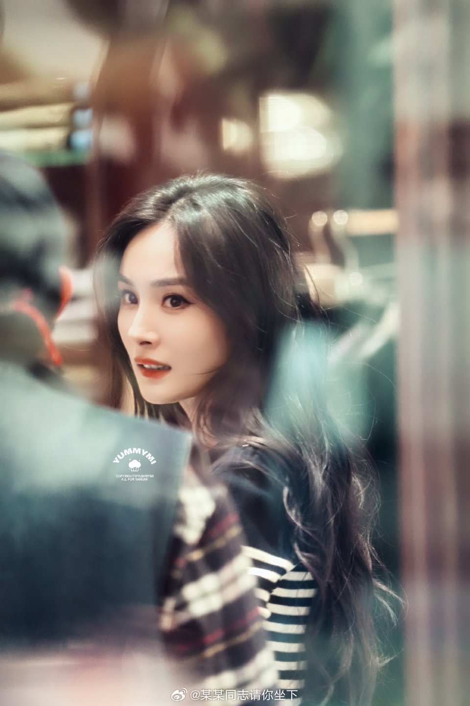 代拍称Prada给了杨幂很高的待遇没有设计师不希望自己的作品能得到最好的展示 