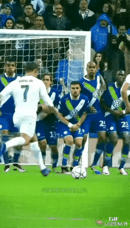 这个球C罗即使再罚1000次也不会出现了 