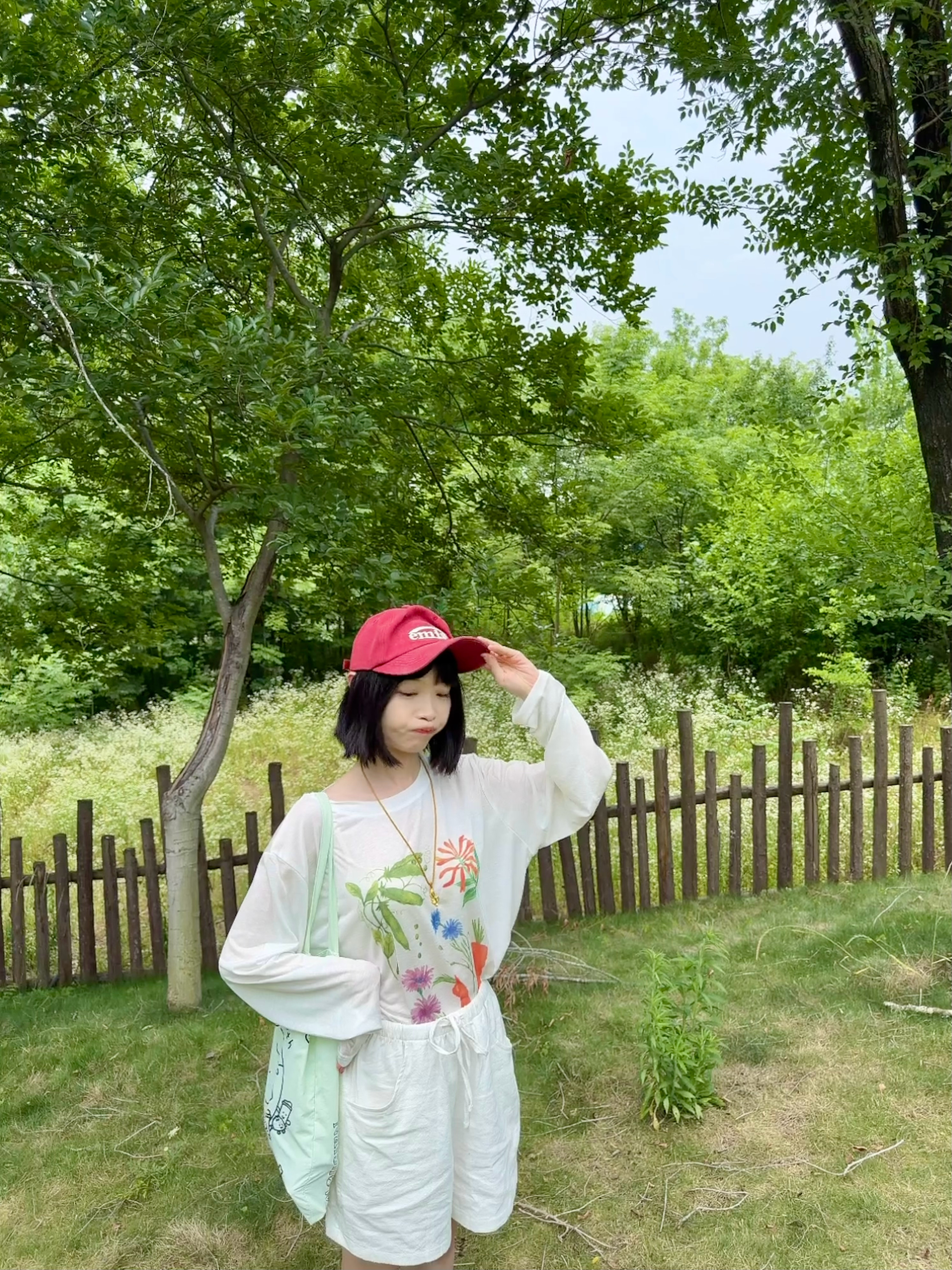 二妮ootd 2026.Day34.户外吸氧遛娃时候的随手拍🤳比起精致小裙子?