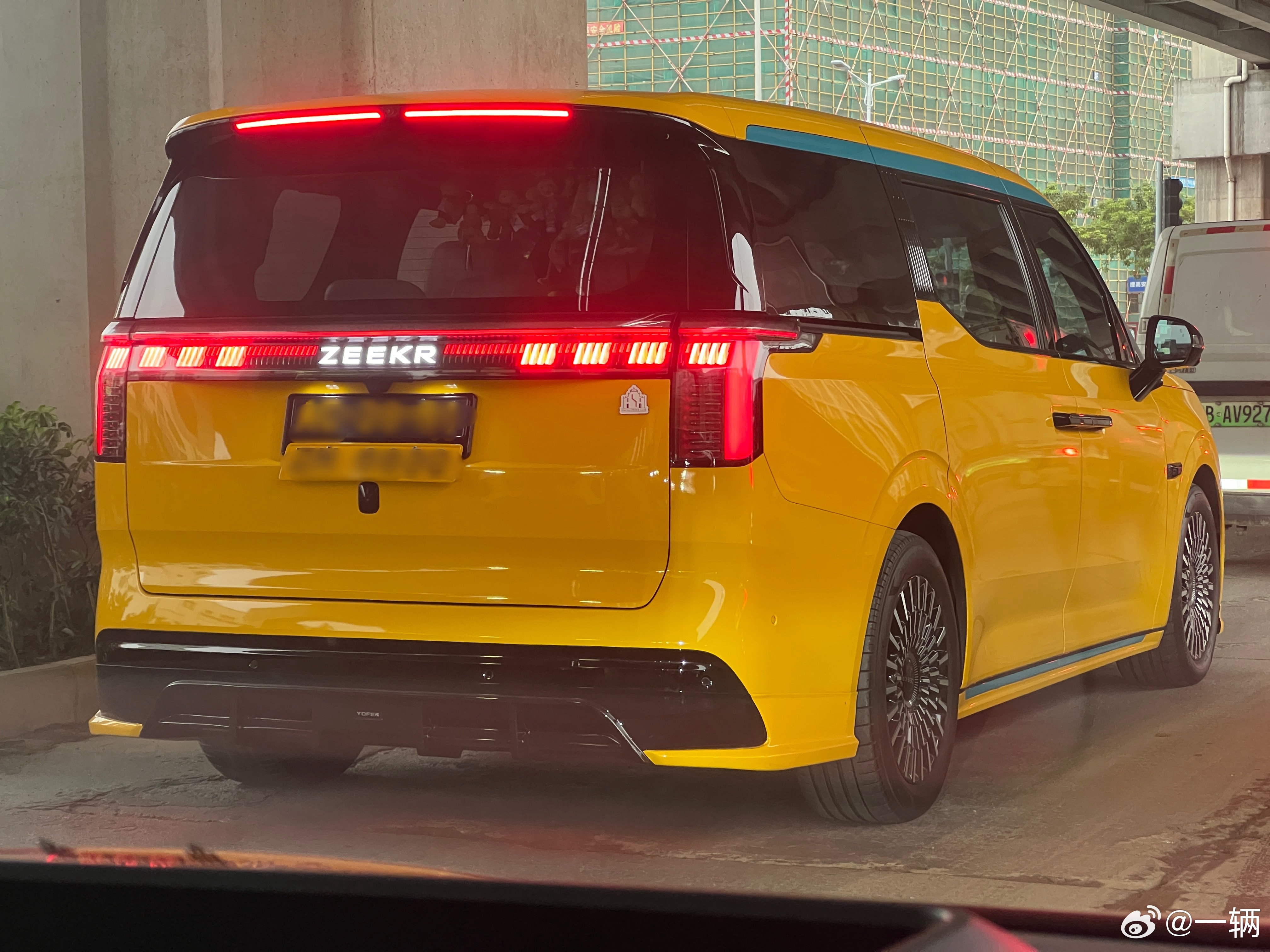 大老远我还以为这是的士还是港澳同胞会玩~ 