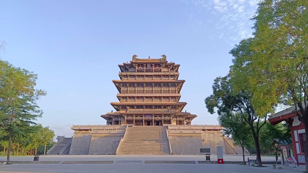 位于山西省永济市的鹳雀楼是中国古代四大历史文化名楼之一。
        当我等