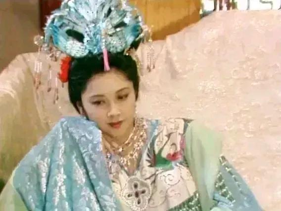 #秋日生活打卡季#八十年代的内地影视古装太美了，一个经典的让观众念念不忘的角色，