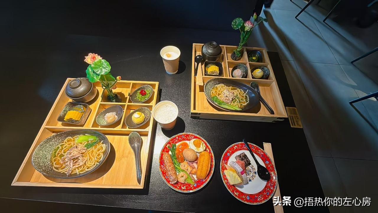 好好吃饭，是生活里最不费力的仪式感

周末和朋友闲逛，饭点随意选了家店落脚，没想