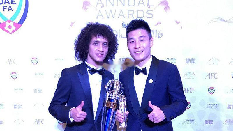 当年亚洲足坛神一样的球员，也是坎坷的经历如今也退役了，后悔没去曼城时间真快 