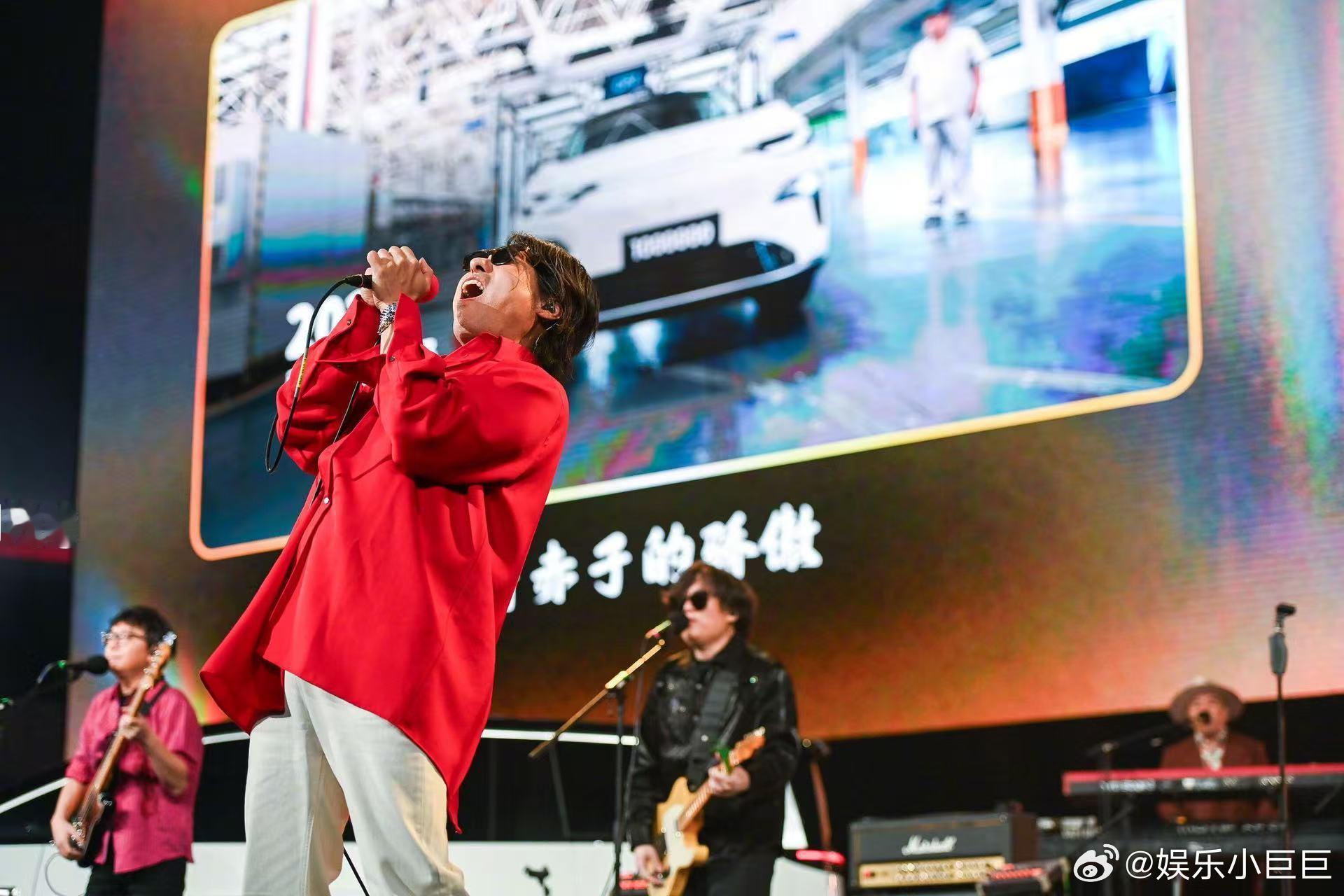 gala的精神领先时代15年 谁的青春没有被追梦赤子心治愈过，旋律一出来DNA直