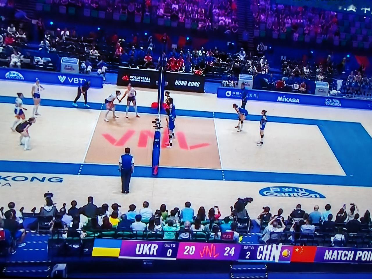 2026年7月9号世界女排联赛香港站的比赛，中国女排对阵乌克兰女排，第中国女排2