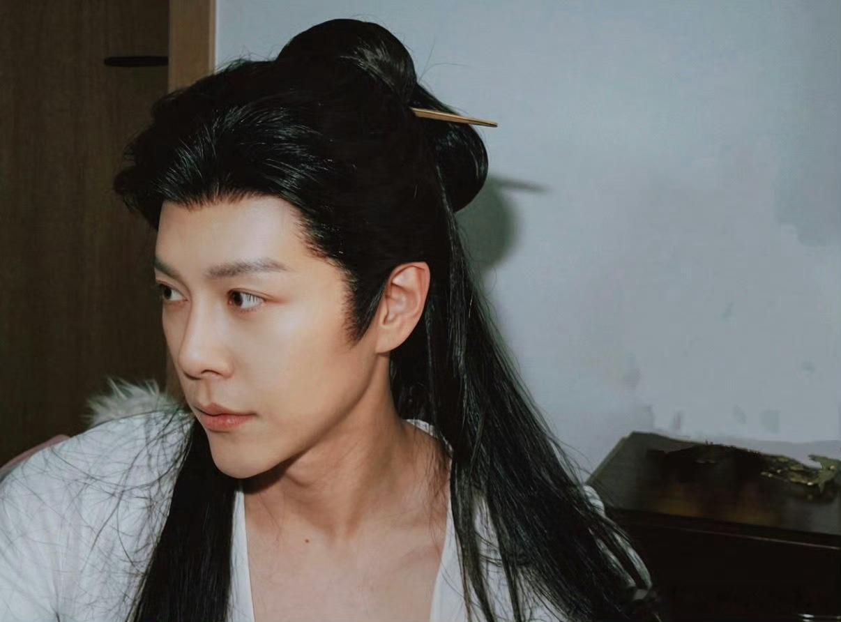 徐海乔出演将门独后《将门独后》的阵容真的太让人惊喜了！徐海乔饰演的谢炽，古装仪态