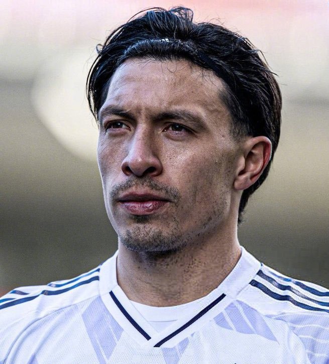 📢 上赛季利桑德罗·马丁内斯对保罗·斯科尔斯在电视上的批评非常在意，以至于两人