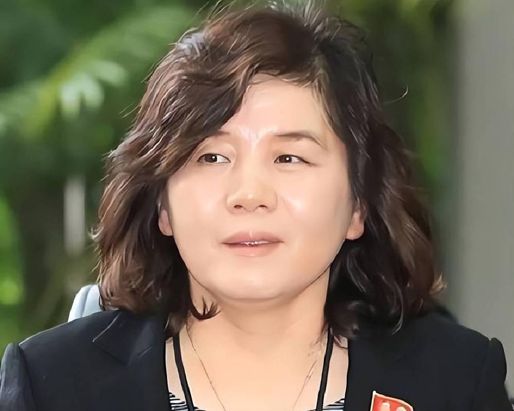 朝鲜作出一个不寻常举动。据朝鲜官方媒体近日披露，朝鲜外务相崔善姬已经启程前往俄罗