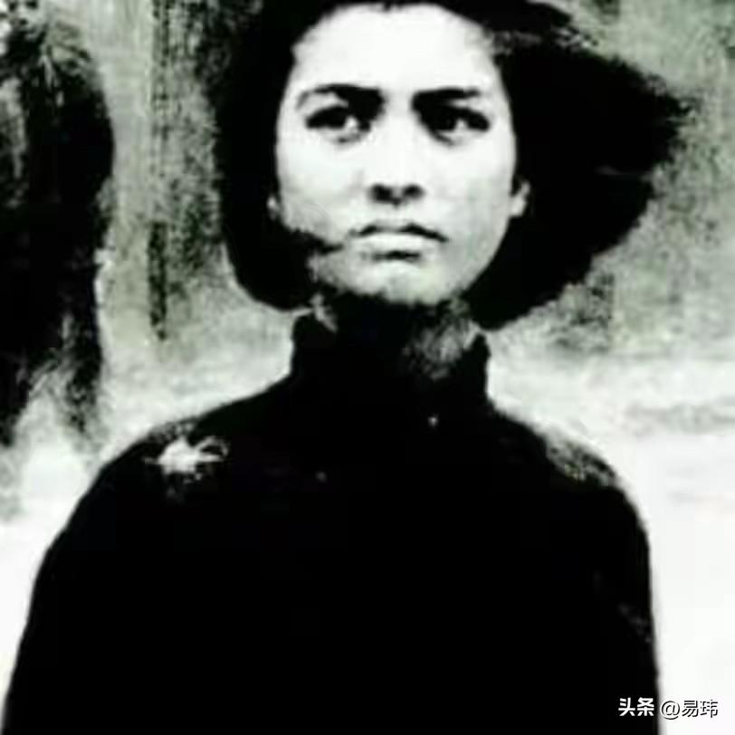1940年8月，陈秀菊因叛徒告密被日伪军抓捕。
在狱中敌人为了从她口中获得情报，