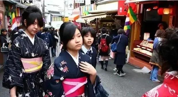 中日目前形势急转之下，上海五万日本人该何去何从？五万人，不是游客，而是邻居，如今