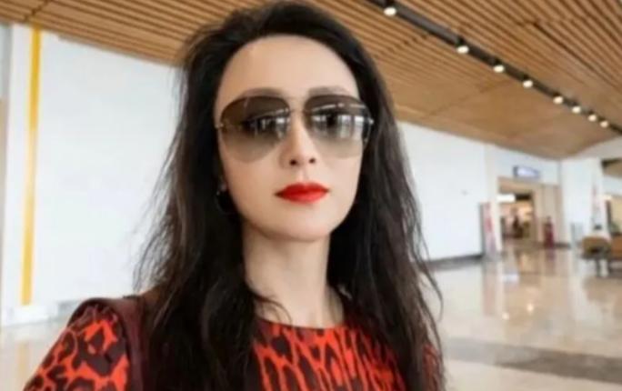 2026年，一名华人女子在希腊失踪。一个月后，她丈夫根据手机定位来到一座废弃养殖