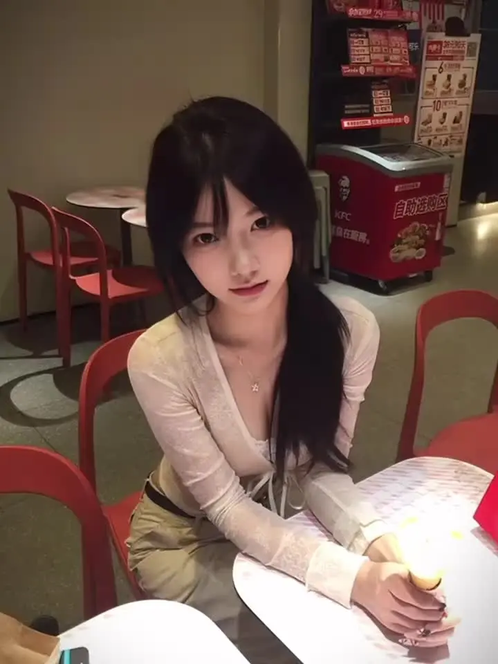 我试着把所有看淡 才发现好的坏的我都舍不得爱是离不开