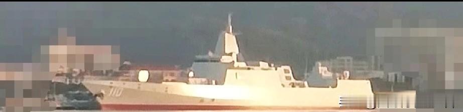 055将入列东海舰队，舷号110。
109舰也已刷号...
所以，东海舰队也将有