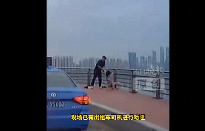6 月 12 号清晨五点多，天刚蒙蒙亮，大部分人还在睡觉的时候，南昌大桥上发生了