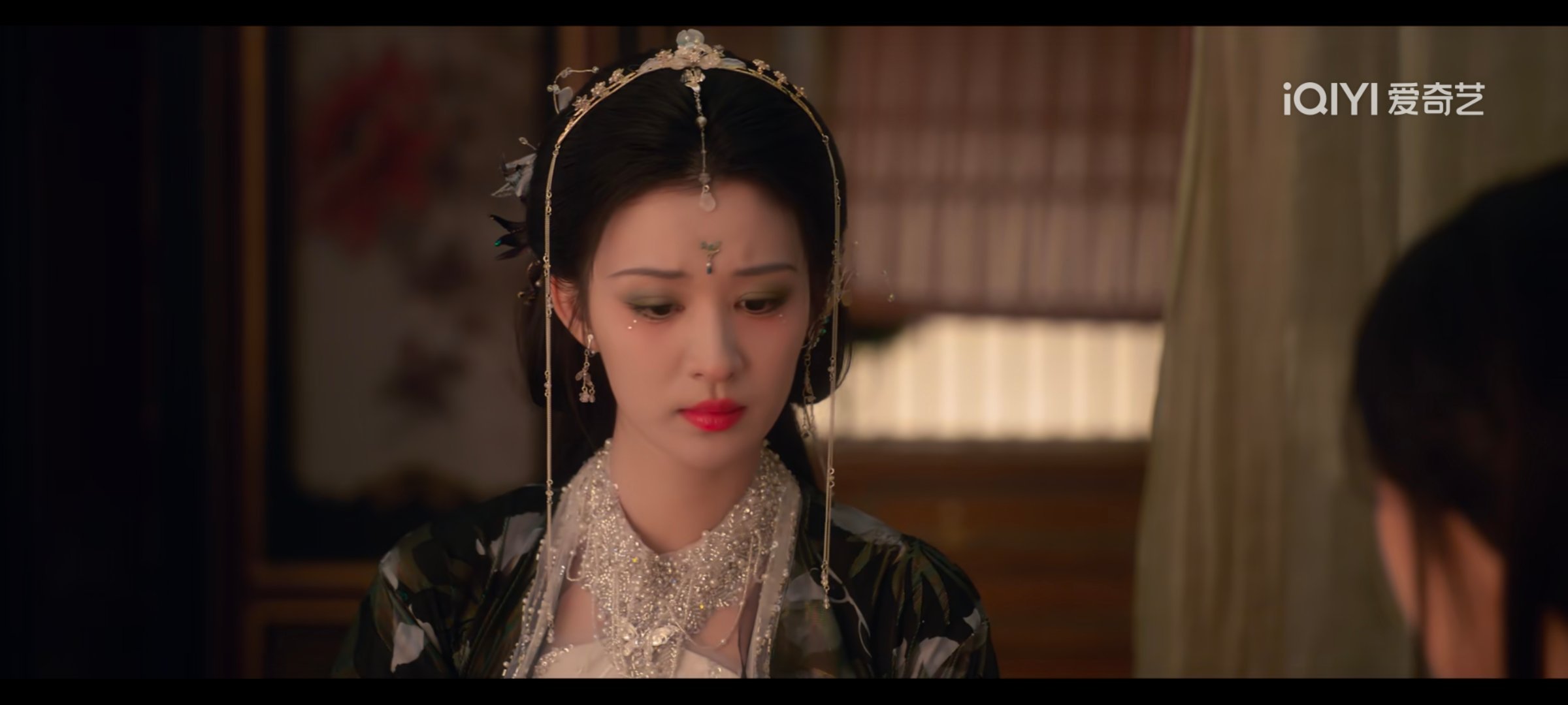 这套皮肤也太像玄幻剧里出现的了之前错怪苏志勇了，女主造型是杨洁负责的（其他作品折