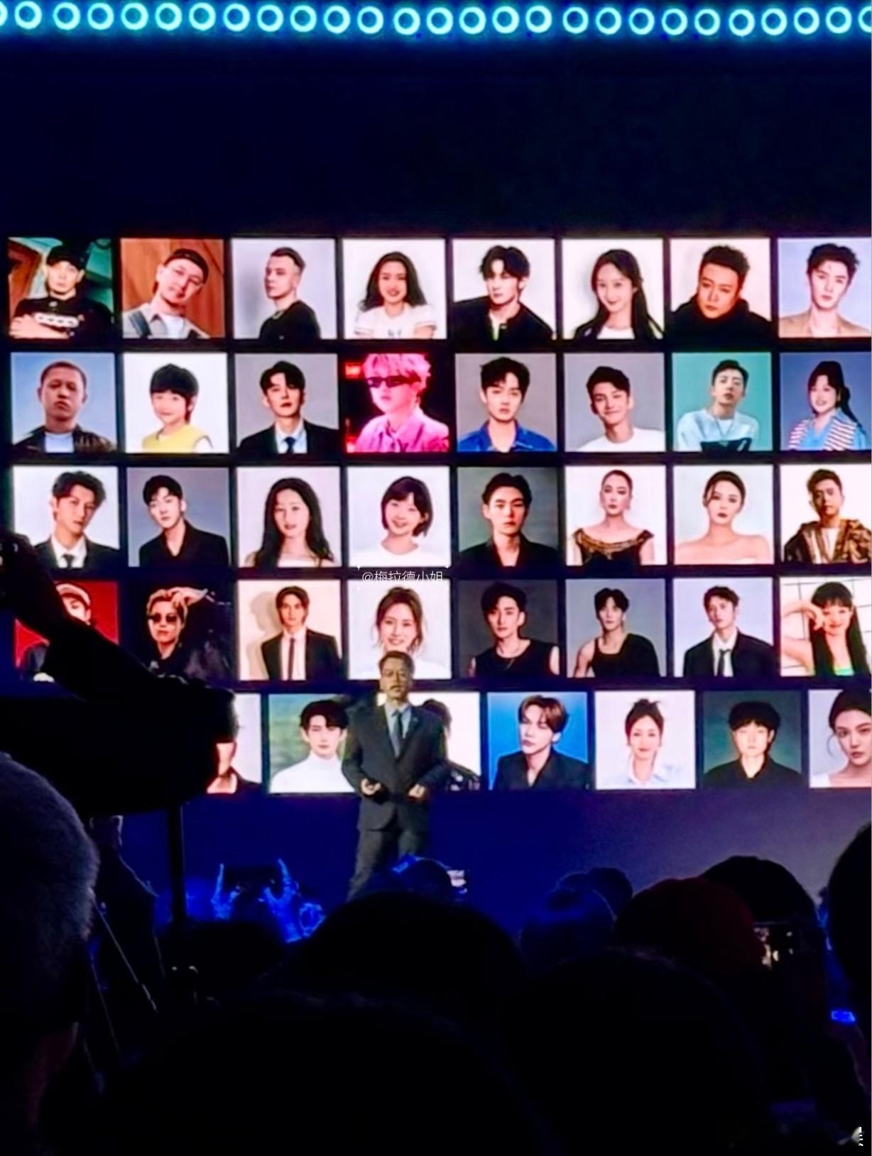 张若昀工作室称没签过AI授权4月20日，张若昀工作室辟谣，称没有签过任何AI授权