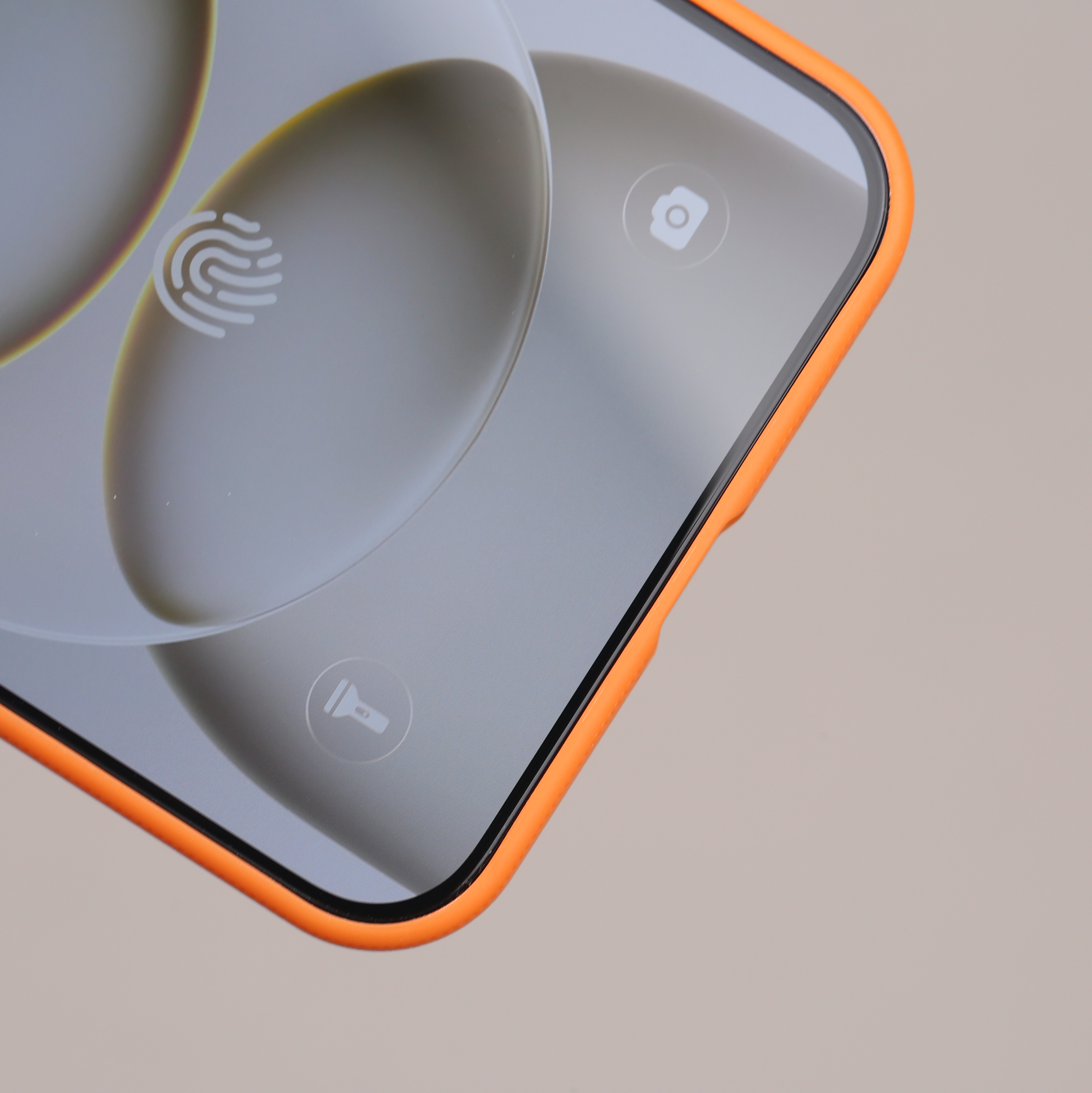 Magic8 Pro Air 见峰 1:1 玻璃 AR 膜覆盖相当大，基本上把玻
