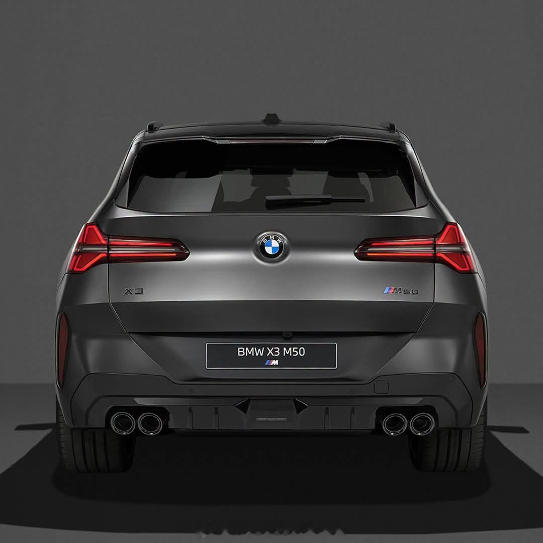 BMW X3 M50!3.0L双涡轮发动机直列六缸发动机，最大功率443 马力，