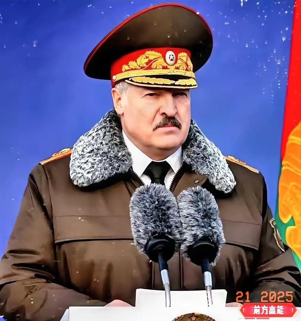 卢卡申科这个老狐狸，眼光是真的毒。
一句“东方大国人遇事不急”，直接把我们的底牌