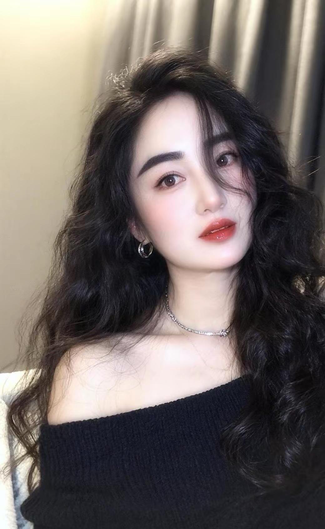 爱意随风起，风起意难平。生活与我活成自己喜欢的样子