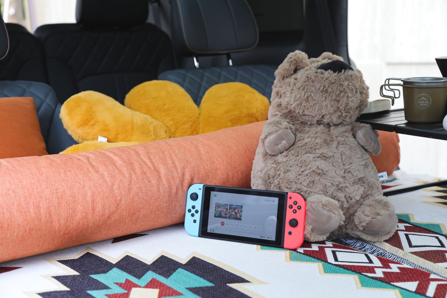 现在很多大六座看着气场十足，其实全靠电量撑场面，一馈电动力直接大幅缩水。魏牌V9