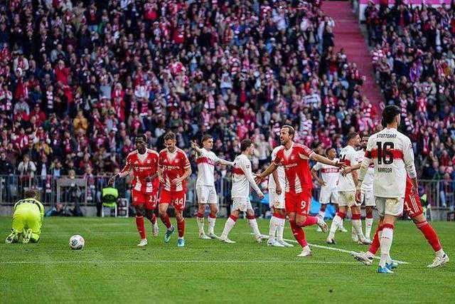 拜仁提前4轮卫冕德甲冠军20日凌晨，德甲第30轮结束一场焦点战，拜仁慕尼黑主场4